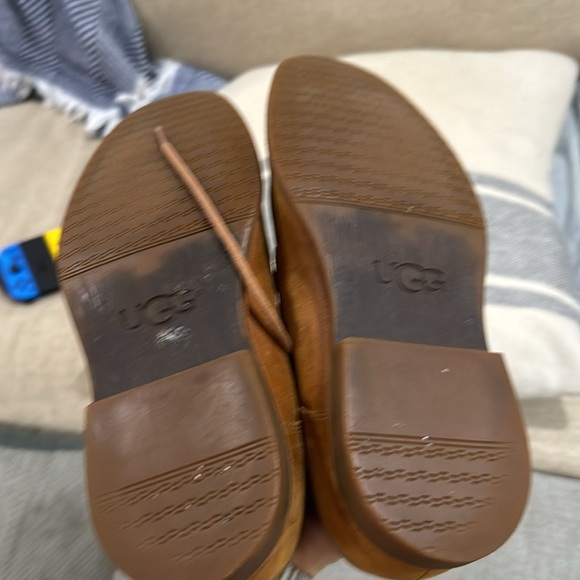 Ugg shoes in brown with shearling heel liner size 8 - Picture 6 of 7